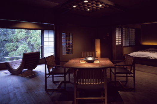 板間のリビング+和室10畳+寝室(布団)+温泉足湯
温泉掛流し露天風呂付客室「穂波(ほなみ)」100平米全1室
足湯で語らい、信楽焼の露天風呂でざぶんと溢れる湯の贅沢。
寝室は、小上がりの板間に布団を設えております。
丹波の古民家を彷彿とさせる、どこか懐かしい雰囲気のお部屋。
ゆったりとお風呂や足湯に浸かりながら、四季折々の風景をお愉しみください。 板間のリビング+和室10畳+寝室(布団)+温泉足湯
温泉掛流し露天風呂付客室「穂波(ほなみ)」100平米全1室
足湯で語らい、信楽焼の露天風呂でざぶんと溢れる湯の贅沢。
寝室は、小上がりの板間に布団を設えております。
丹波の古民家を彷彿とさせる、どこか懐かしい雰囲気のお部屋。
ゆったりとお風呂や足湯に浸かりながら、四季折々の風景をお愉しみください。