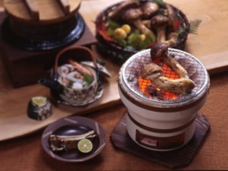 松茸を贅沢な炭火焼きでご用意します 松茸を贅沢な炭火焼きでご用意します