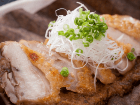 鶏の朴葉味噌焼きをどうぞ