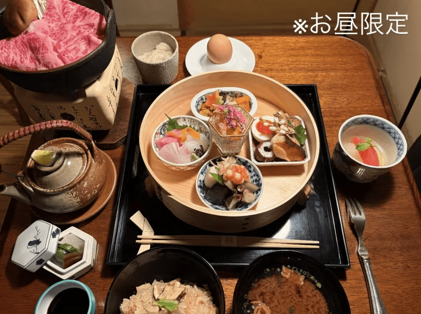 扇屋の味わいを気軽に愉しむ昼の御膳 【曲輪盛り御膳】 扇屋の味わいを気軽に愉しむ昼の御膳 【曲輪盛り御膳】
