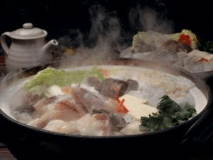 鍋の豪華版といえばやっぱり『河豚鍋』！食通からも愛されてきた虎河豚の旨さをたっぷり堪能できます。