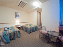 【洋室ツインルーム】お部屋にはユニットバスが付いています　