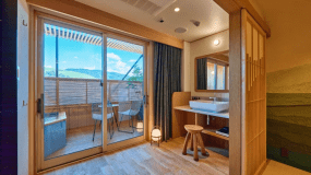 [若草~wakakusa~]Guest room with an open-air bath with a view of Todaiji Temple and Mt. Wakakusa