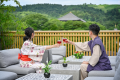 リニューアルした屋上庭園からは格別の眺めがご覧頂けます。