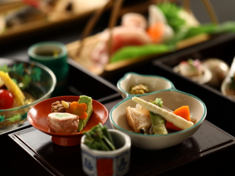 【個室食確約】＜贅沢ご飯＞ 周りを気にせずのんびりと　無料の貸切露天風呂でリラックスステイ