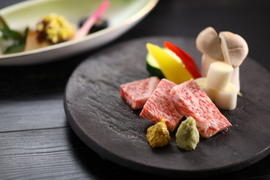 「贅沢ご飯」プレミアム信州牛の陶板焼き。