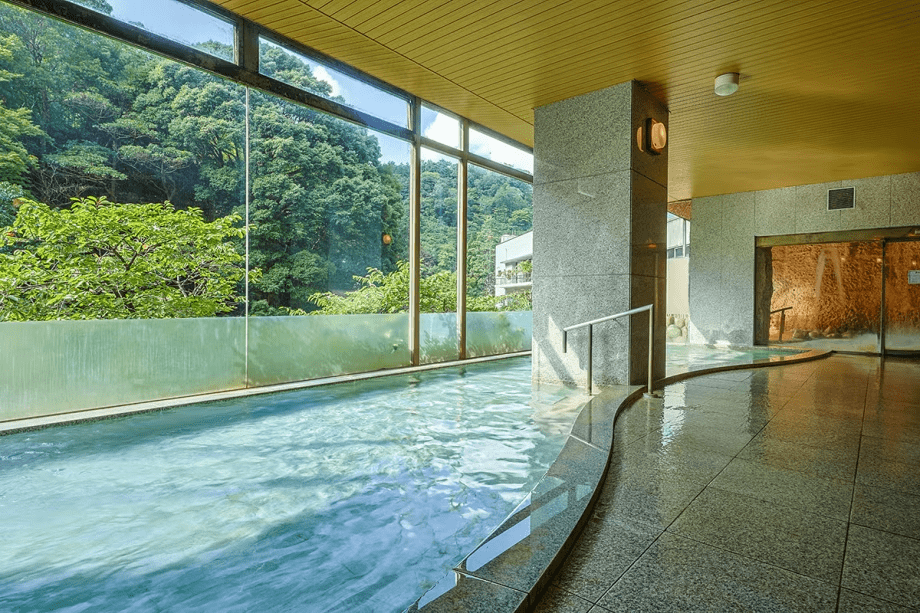 鴻朧館大浴場「金波の湯」