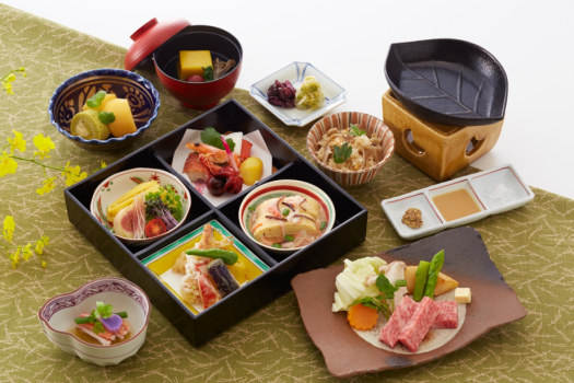 箱盛膳(三田牛鉄板焼)
（画像はイメージです。月ごとに使用する食材が変わります。）