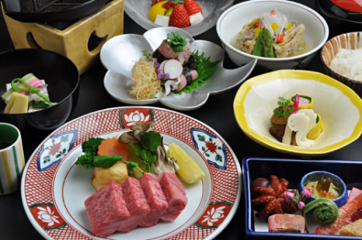 和（三田牛鉄板焼き付会席）
（画像はイメージです。月ごとに使用する食材が変わります。）