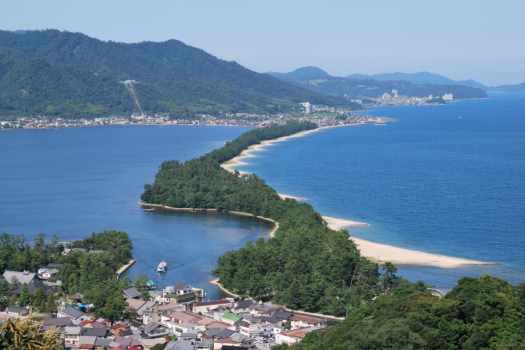 徒歩約9分。天橋立ビューランドから見る日本三景・天橋立（飛龍観）の景色