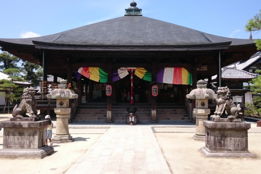 徒歩約6分。知恵の神様、文殊菩薩が本尊の文殊堂（智恩寺）