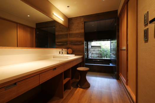 带露台的木制客房“雪州” "Sesshu" (45 square meters)