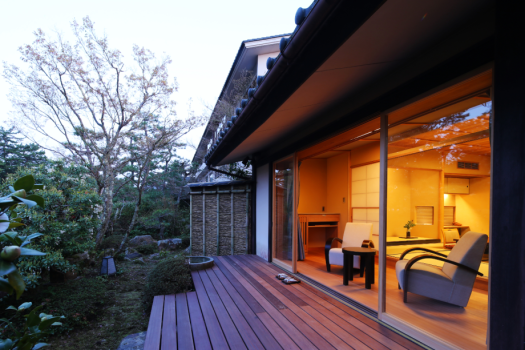 带露台的木制客房“雪州” "Sesshu" (45 square meters)