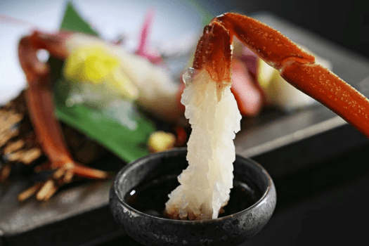 松葉ガニの甘みをそのまま味わう、贅沢な蟹刺し。