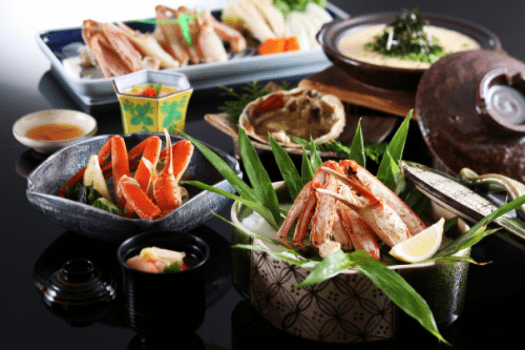 近海で水揚げされた活松蟹を1杯使用した贅沢なコース　※料理イメージ