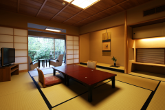 带露台的木制客房“雪州” "Sesshu" (45 square meters)