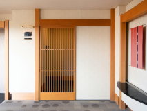 禁煙【和洋室 月の間】檜風呂付／12.5畳+ベッド2台