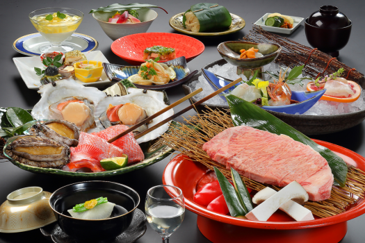 味の芸術A4前沢牛＆三陸産活鮑付が付いた海鮮焼きが付いた極上いろり料理！