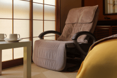 【紅葉】広縁にはマッサージチェアを備えております。