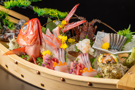 【浜の湯名物料理】季節の鮮魚（舟盛り）