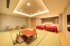 ★2023年冬リニューアル客室★
【和洋室】和室12畳＋2ベッド＋シャワー
※禁煙ルームになります。
（シモンズベッド採用♪＋ウォシュレットトイレ付