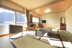 【和洋室】和室12帖＋2シモンズベッド＋バス＋トイレ※禁煙※F