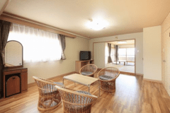 【和洋室】和室8.5帖＋2シモンズベッド＋バス＋トイレ※禁煙※K