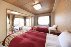 【和洋室】和室8.5帖＋2シモンズベッド＋バス＋トイレ※禁煙※K