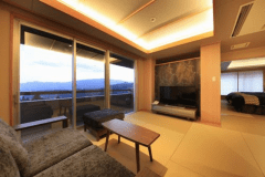 【最上階】源泉かけ流し露天風呂付客室＋2シモンズッド＋シャワー～レイクビュー～※禁煙※N