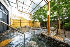 ★2024年10月新設★掛け流し温泉　露天風呂＜女湯＞