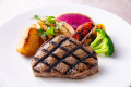 おおいた和牛ヒレ肉の非常にやわらかな食感、あふれる肉汁をご堪能下さい。