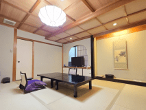 温泉露天風呂付客室１０畳（眺望無し）