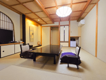 温泉露天風呂付客室１０畳（眺望無し）