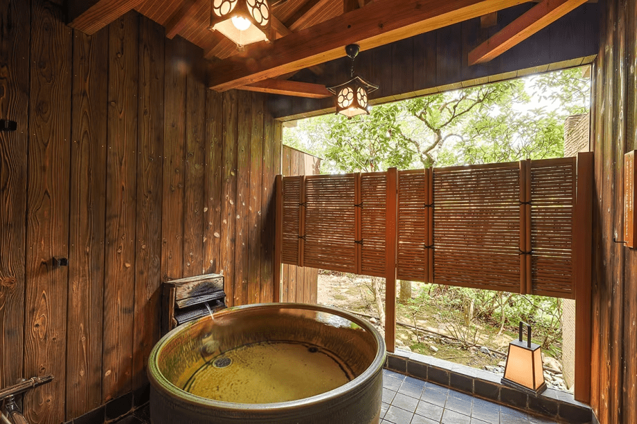 露天風呂付き客室・曲水亭・桐壺