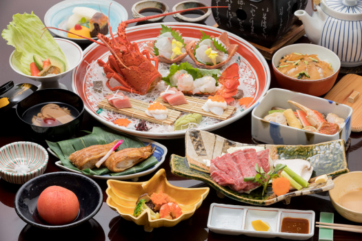【露天風呂付き客室で味わう月光園特製「満月」会席／部屋食】旬の食材を愉しむ特別会席で舌鼓