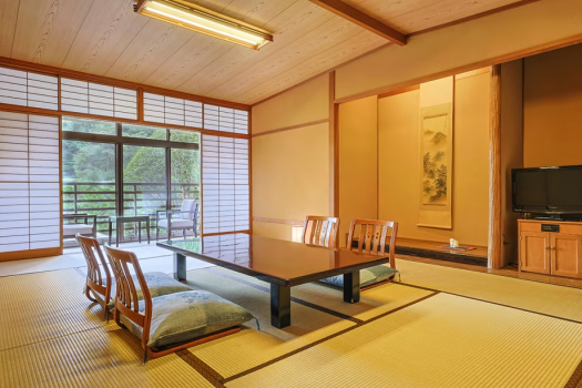 禁煙【和室１２帖＋広縁】余裕の広さで最大６名利用可■４０平米