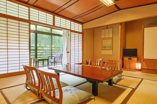 禁煙【和室１０帖＋広縁】游月スタンダード／家族旅行◎３０平米