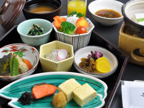 【露天風呂付き客室／曲水亭基本プラン／部屋食】遊月山荘に２室の貴賓室で、静寂と寛ぎの休日を過ごす。