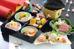 【お正月プラン】年始は月光園 游月山荘で湯ったり♪ご夕食は特別一段重付きビュッフェ