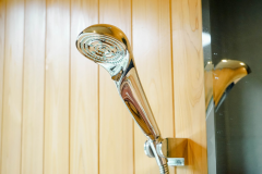 ※画像はイメージです。
桐壺(※)の部屋のお風呂には「リファファインバブル S」シャワーヘッドを使用しております。
ウルトラファインバブルの心地良さを是非ご体感ください。リファドライヤーとの組み合わせも◎
※夕顔のお部屋にはございません。