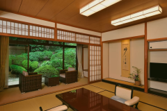 禁煙【和室１２帖＋広縁】◆リニューアル客室「菊」／こだわりの一室■４０平米