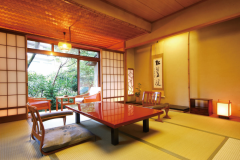 禁煙【游月亭　８帖＋広縁】川に一番近い情緒ある和室■３２平米