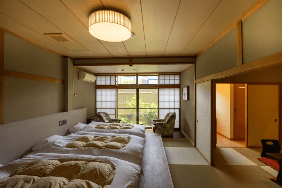 【直前割】【館内温泉貸切】二間続きの和洋室がお一人様10％off♪お得に泊まろうプラン【1泊2食付】