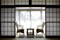 やわらかな日差しが差込む広縁でゆっくり読書でもいかがでしょうか