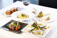 山と海の旬な食材を使用し、熟練のシェフによる洗練された料理をご提供いたします。