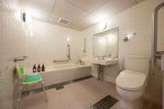 【禁煙】バリアフリールーム（３３平米）車椅子ＯＫ♪通路広々♪