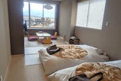 【富士を望む10畳＋8畳 二間和室】2026年リニューアル。富士山と精進湖の素晴らしい眺望が楽しめます。