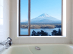 特別和洋室（小）富士山と精進湖を望むバスルーム付