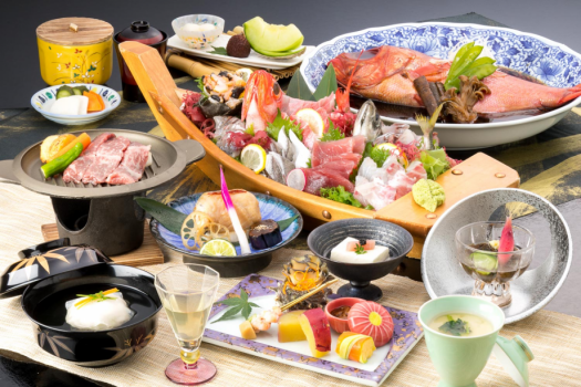 ★熱海花火大会プラン★【伊勢海老・鮑踊り焼き付】夜空を彩る音響効果抜群の海上花火大会をお楽しみ下さい