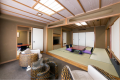 Twin room with Tatami area with sea view